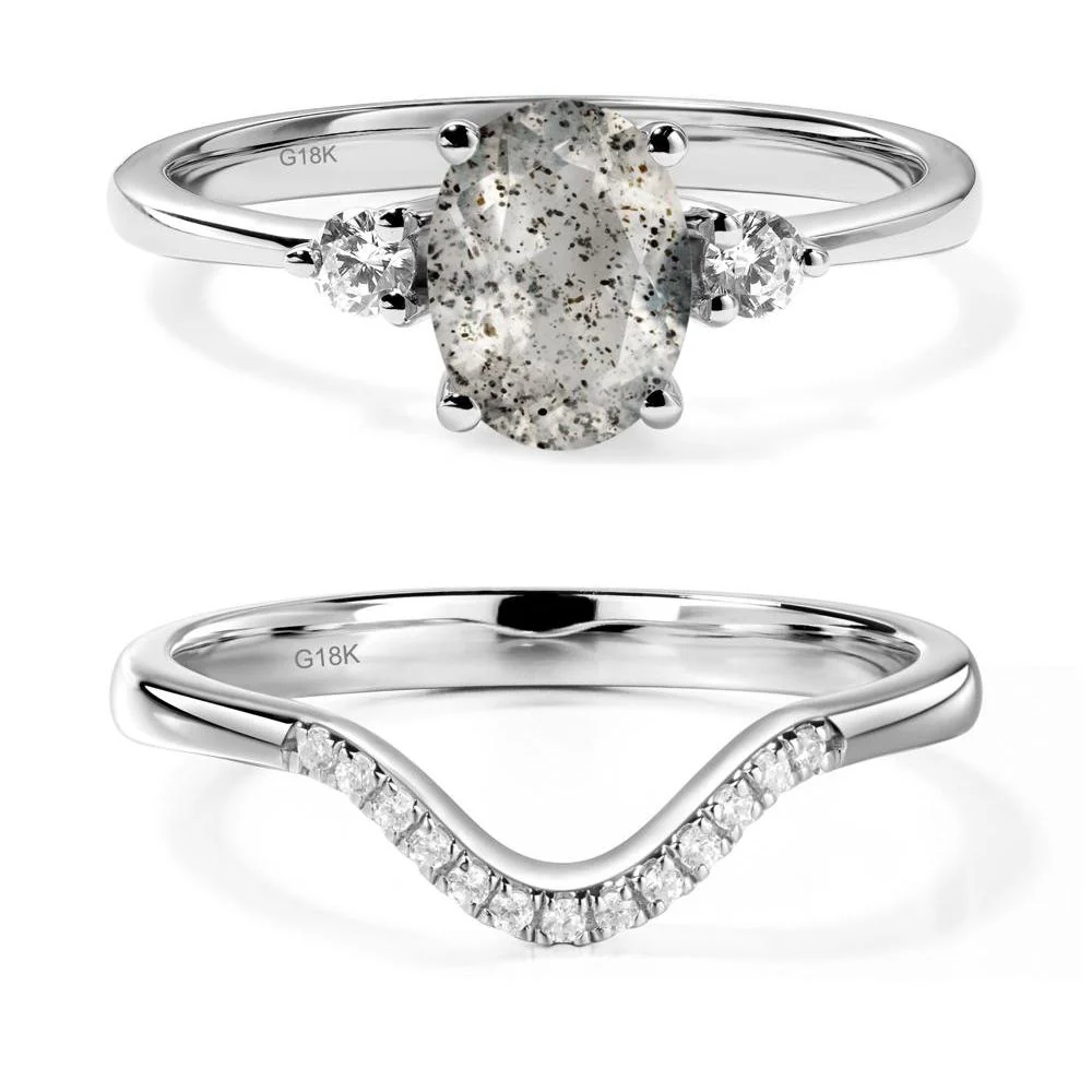 Simple Trilogy Oval Herkimer Diamond Ring - Image 19