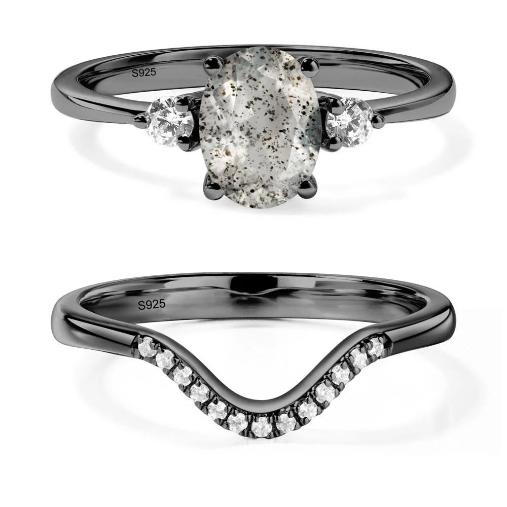 Simple Trilogy Oval Herkimer Diamond Ring - Image 23