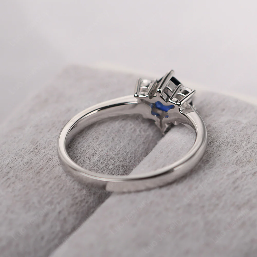 Trillion Cut Sapphire Ring - Image 4