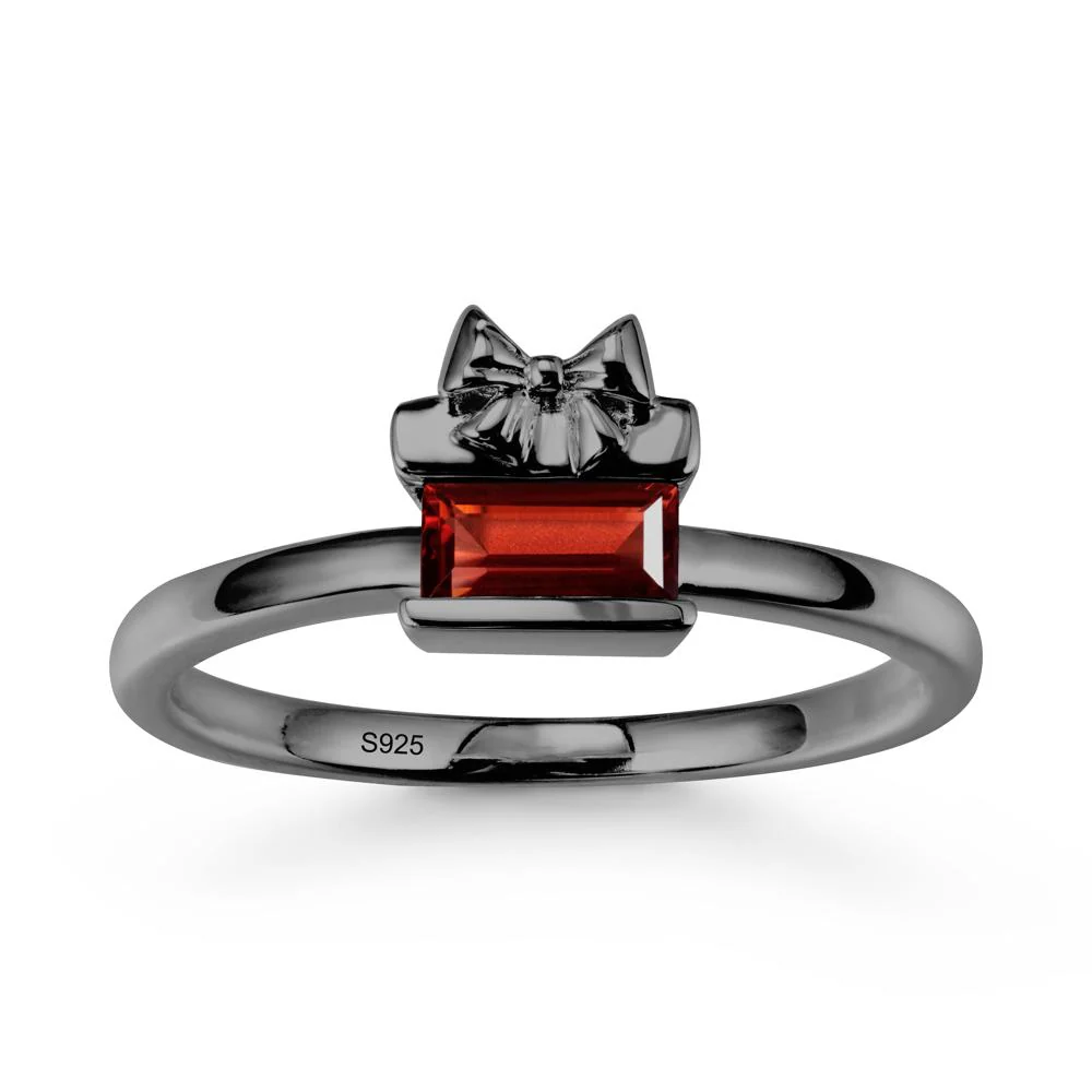 Solitaire Bow Knot Garnet Ring - Image 8