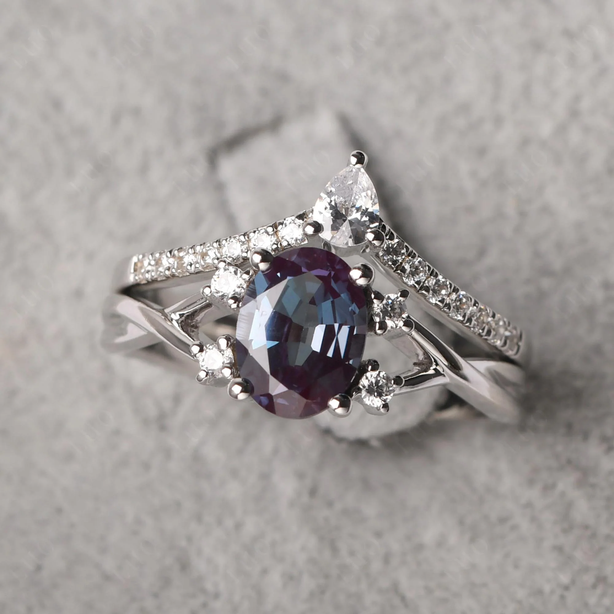 Alexandrite Oval Engagement Ring with Wedding Band - Image 29