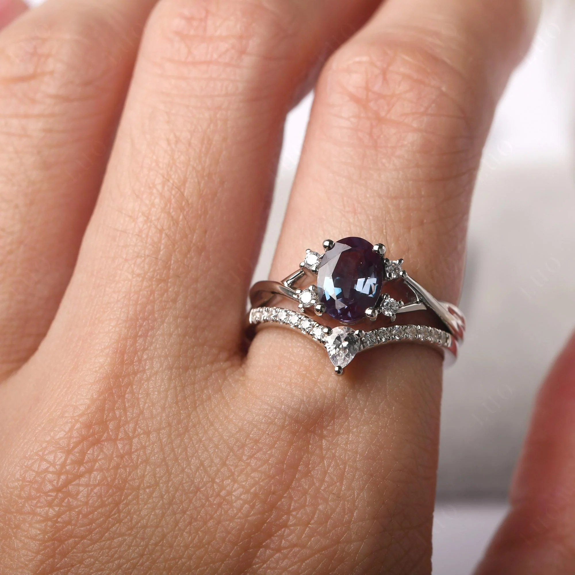 Alexandrite Oval Engagement Ring with Wedding Band - Image 33