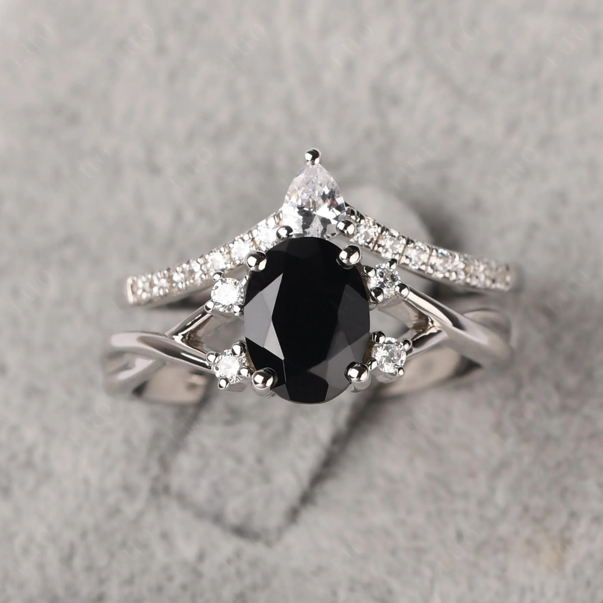 Oval Black Spinel Wedding Ring Set - Image 29
