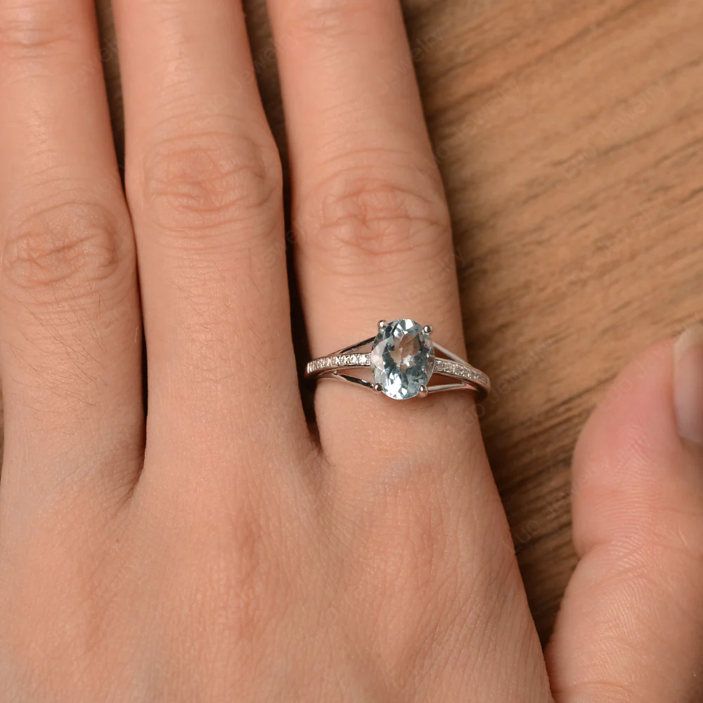 Split Shank Aquamarine Oval Engagement Ring - Image 4