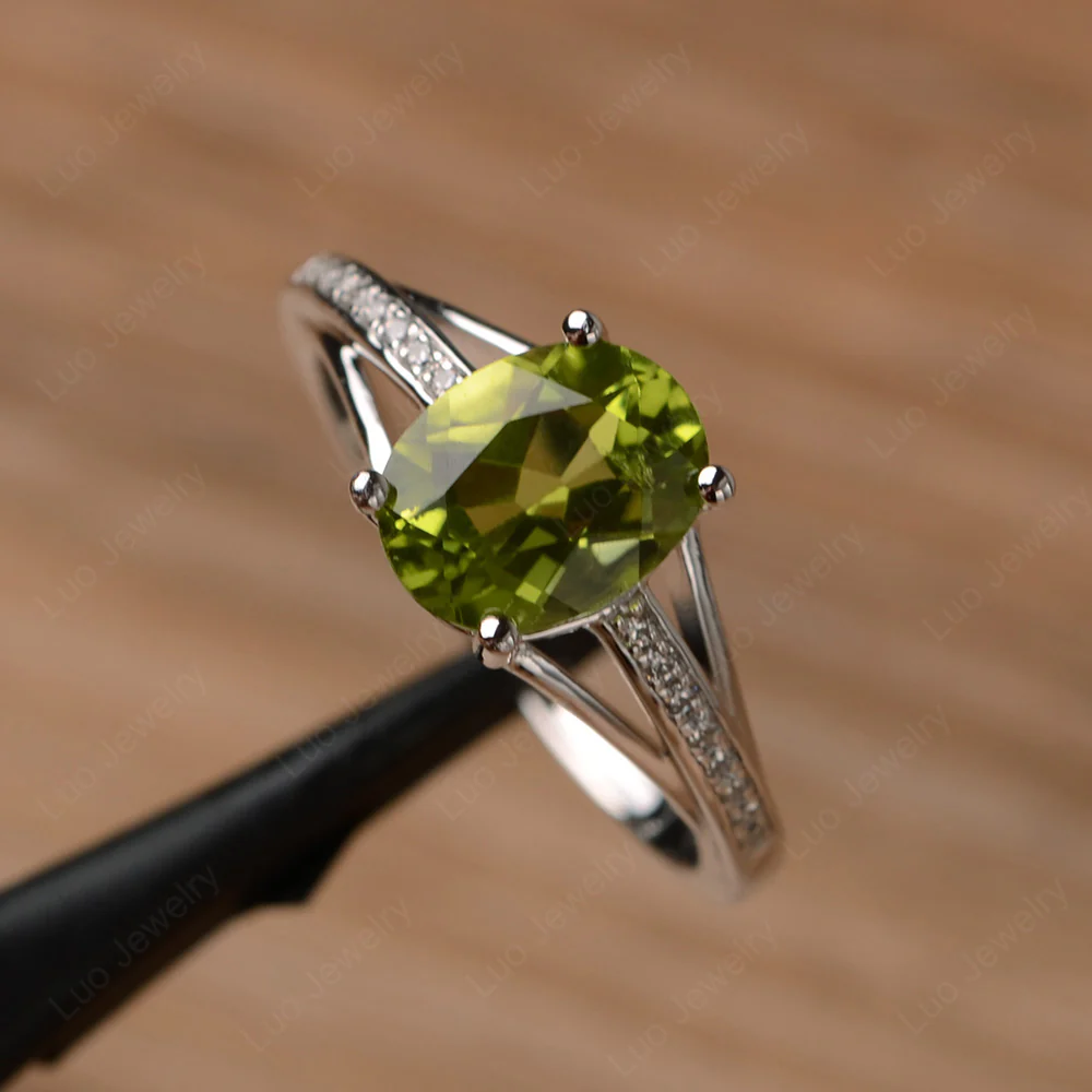 Split Shank Peridot Oval Engagement Ring - Image 2