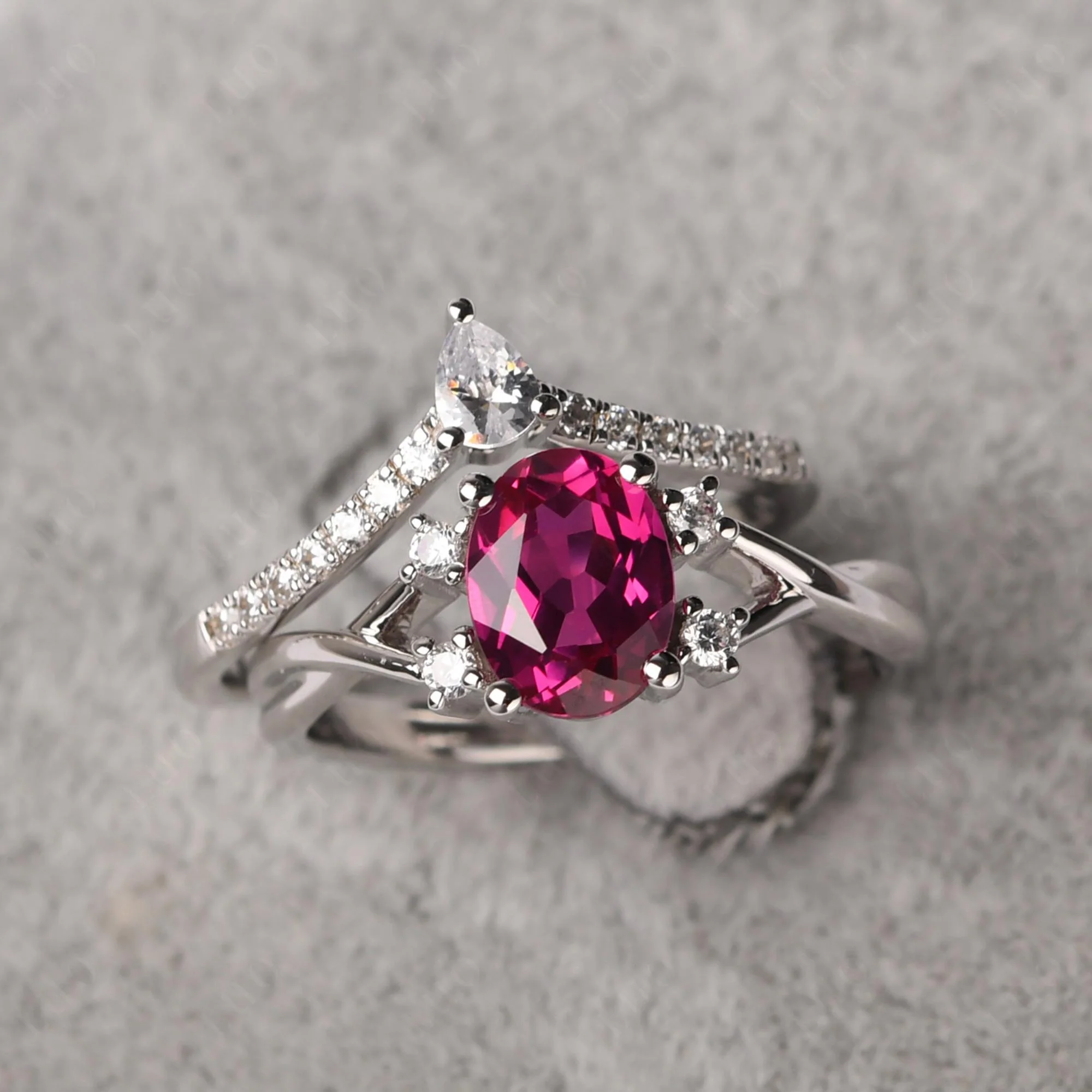 Oval Ruby Wedding Ring Set - Image 29