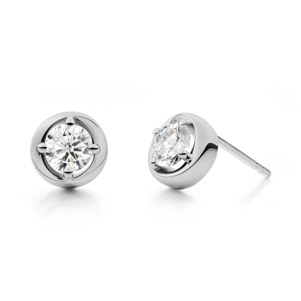 Swirl Moissanite Stud Earrings - Image 9