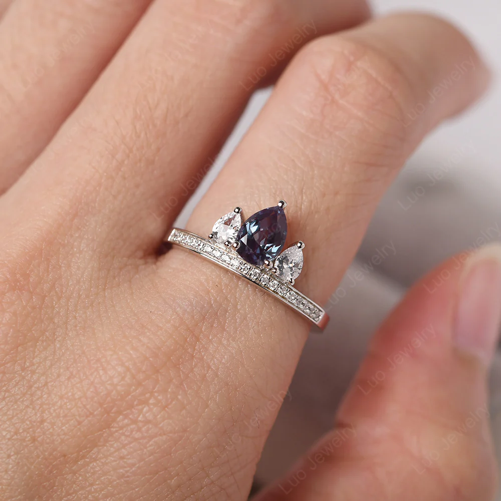 Alexandrite 3 Stone Mothers Ring - Image 5