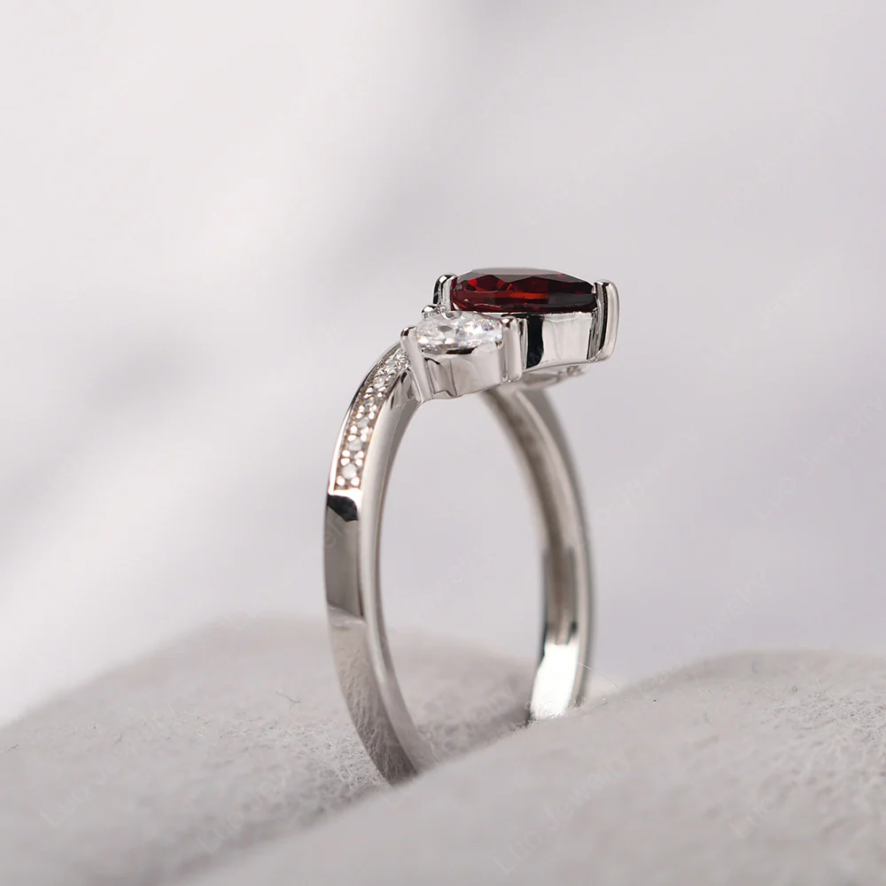 Garnet 3 Stone Mothers Ring - Image 4