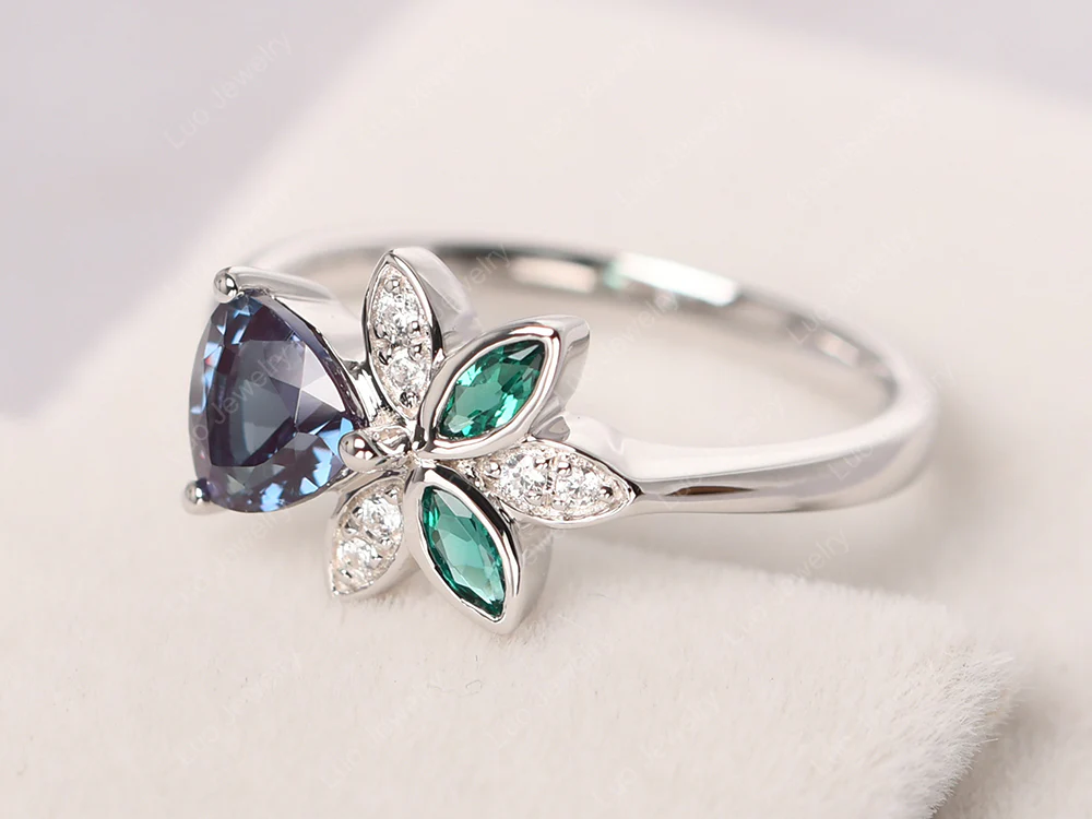 Trillion Cut Alexandrite Flower Ring - Image 2
