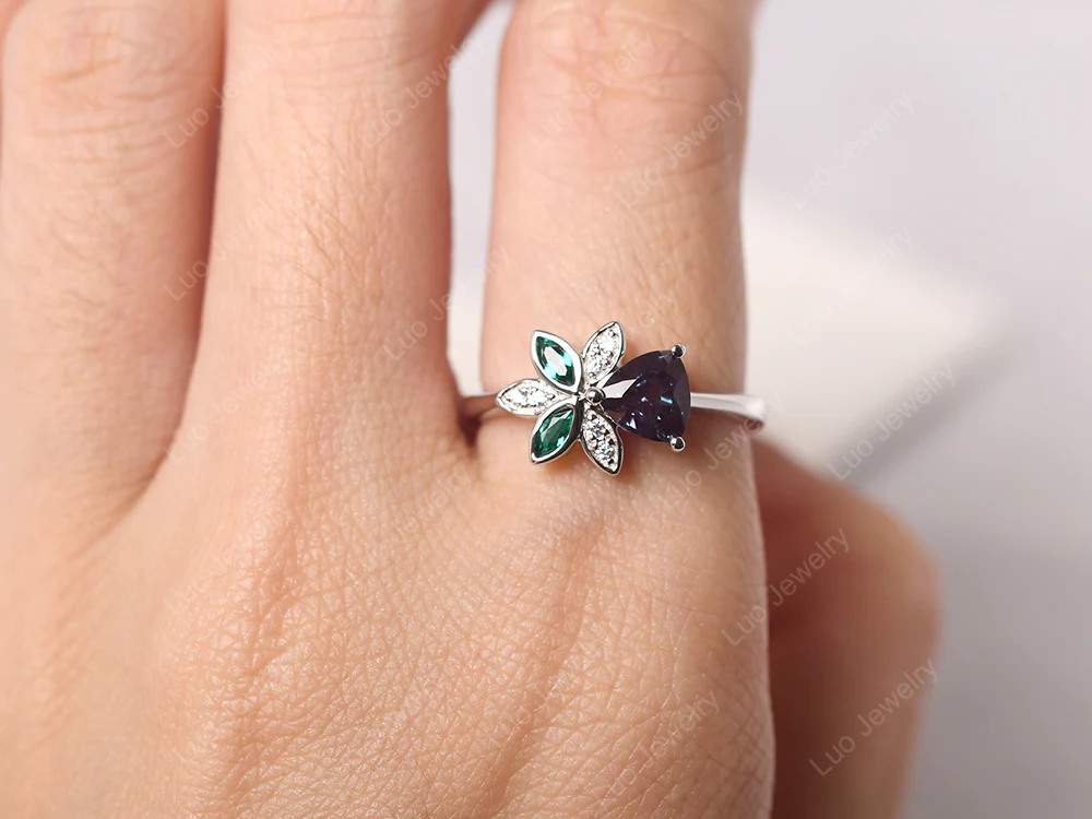 Trillion Cut Alexandrite Flower Ring - Image 5