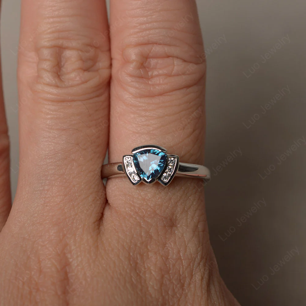 Trillion Cut Alexandrite Promise Ring - Image 3