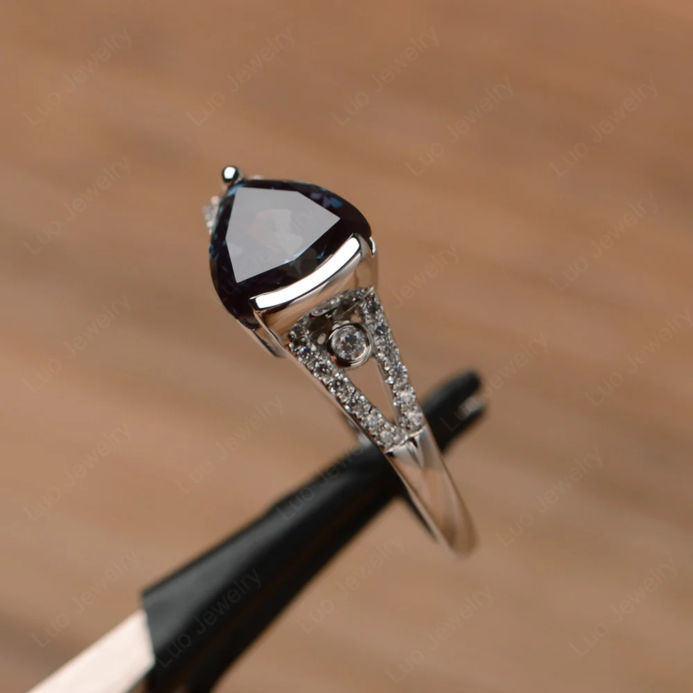 Trillion Cut Alexandrite Horizontal Ring - Image 2