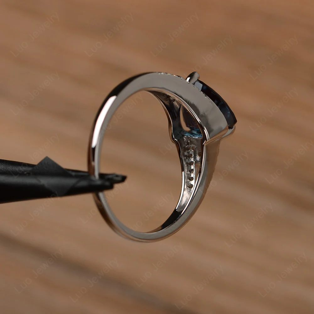 Trillion Cut Alexandrite Horizontal Ring - Image 3
