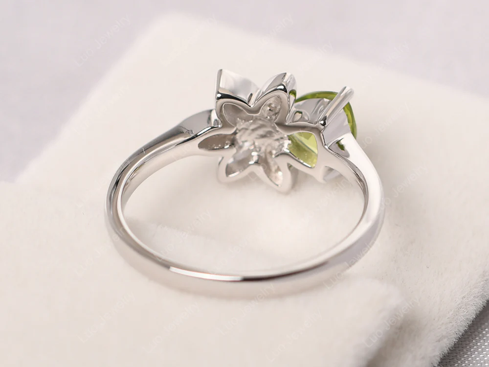 Trillion Cut Peridot Flower Ring - Image 3