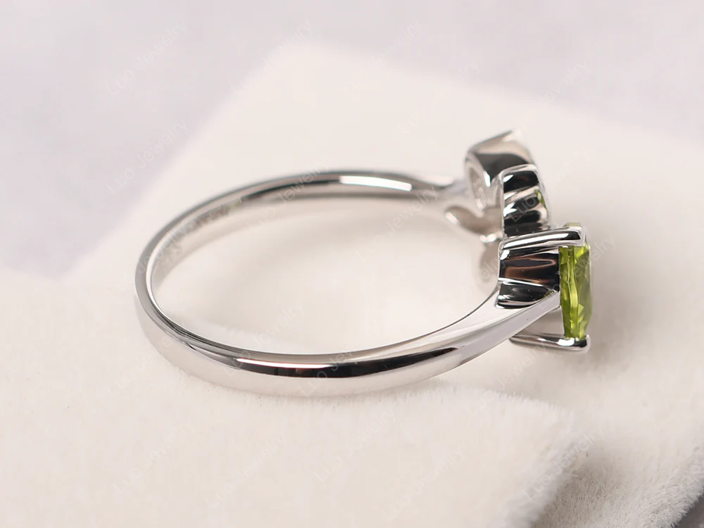 Trillion Cut Peridot Flower Ring - Image 4