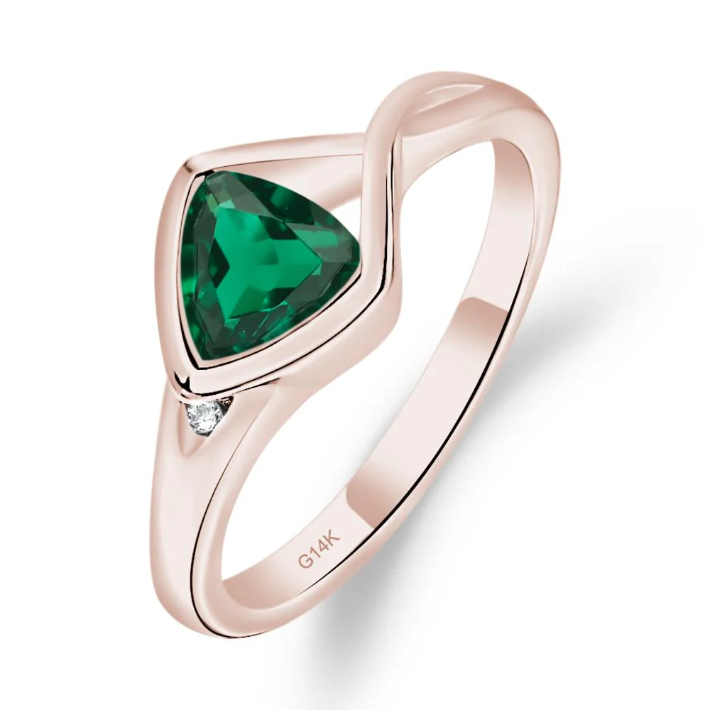 Trillion Cut Simple Emerald Ring