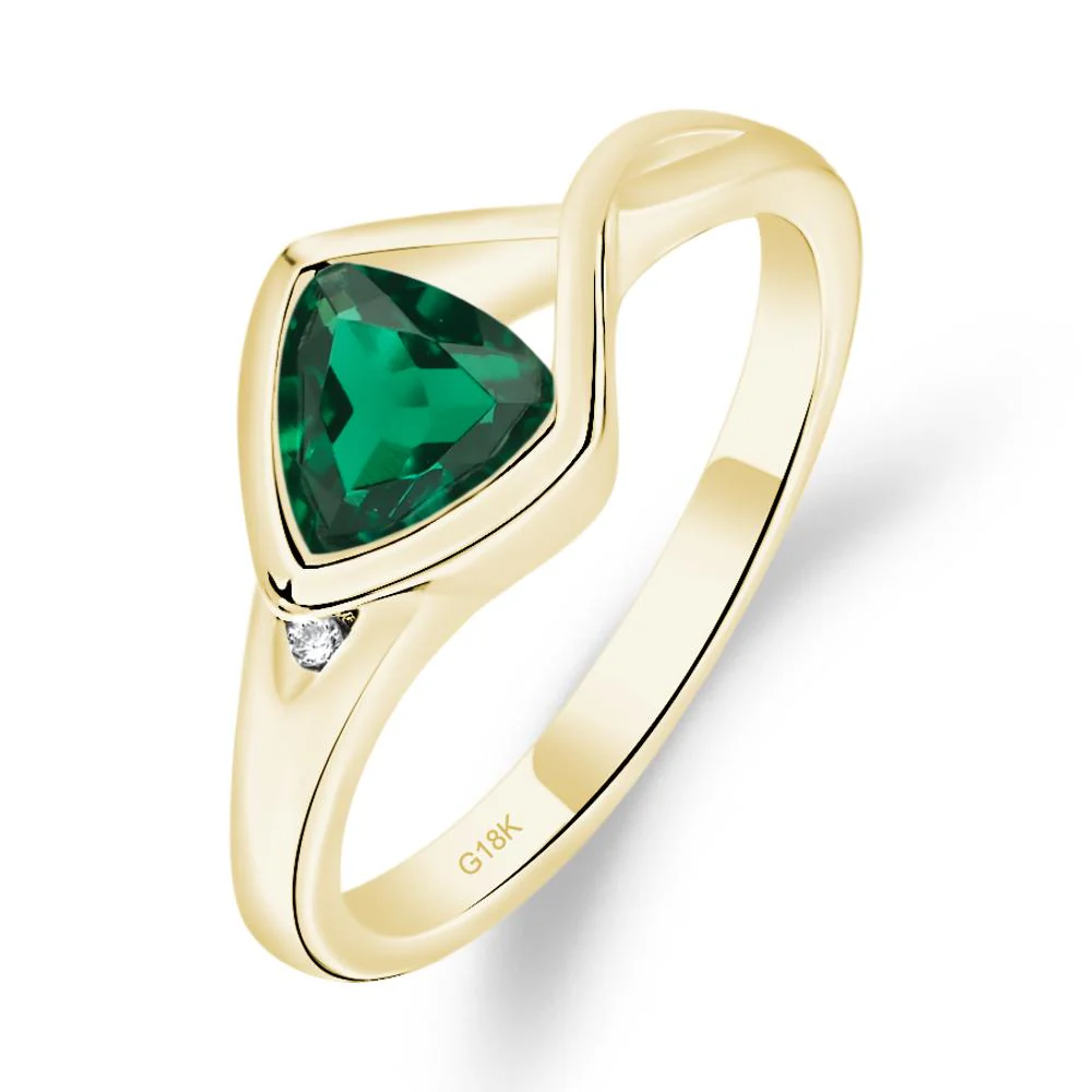 Trillion Cut Simple Emerald Ring - Image 7