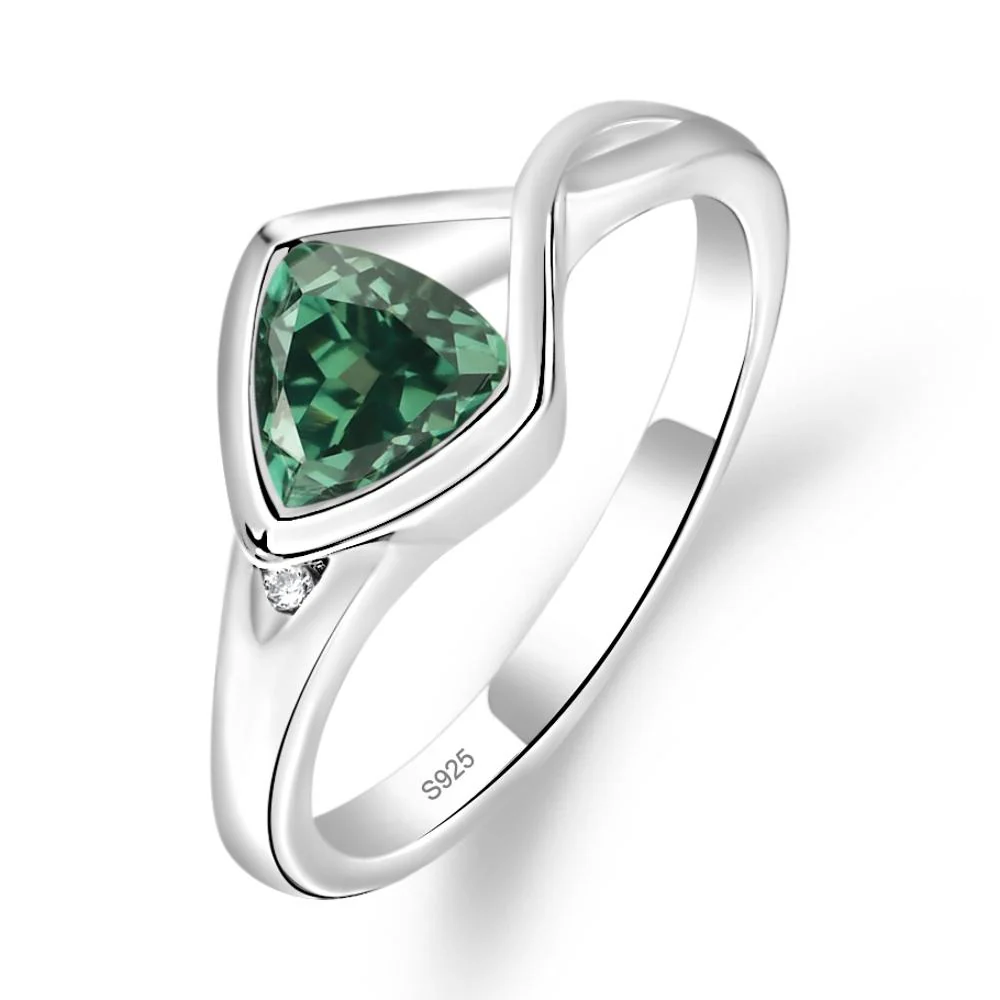 Trillion Cut Simple Green Sapphire Ring - Image 9