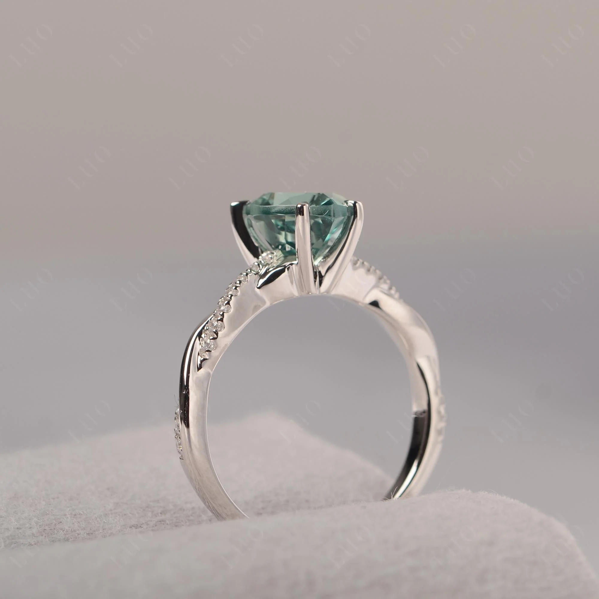 Twisted Heart Shaped Green Sapphire Ring - Image 13