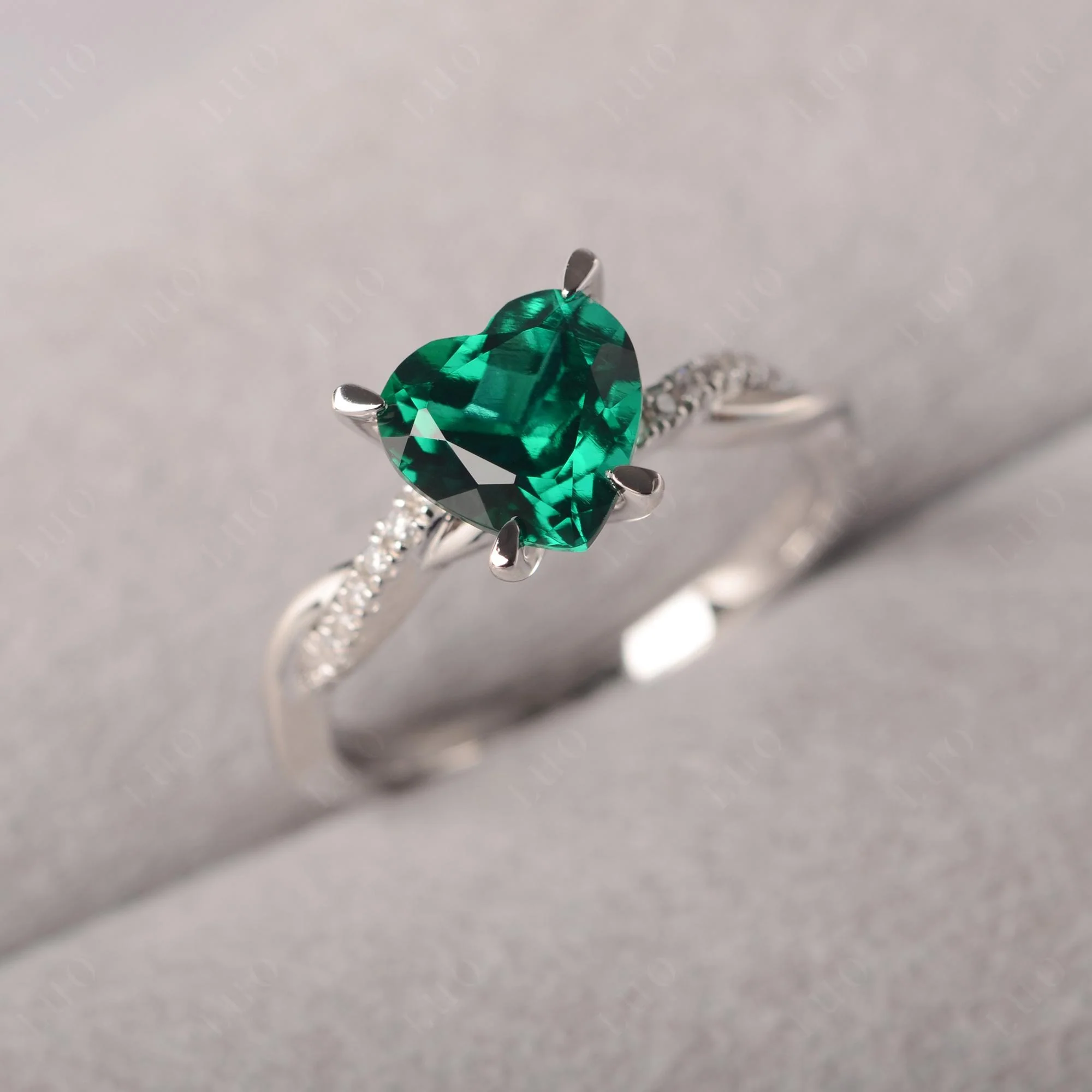Emerald Heart Twist Ring - Image 10