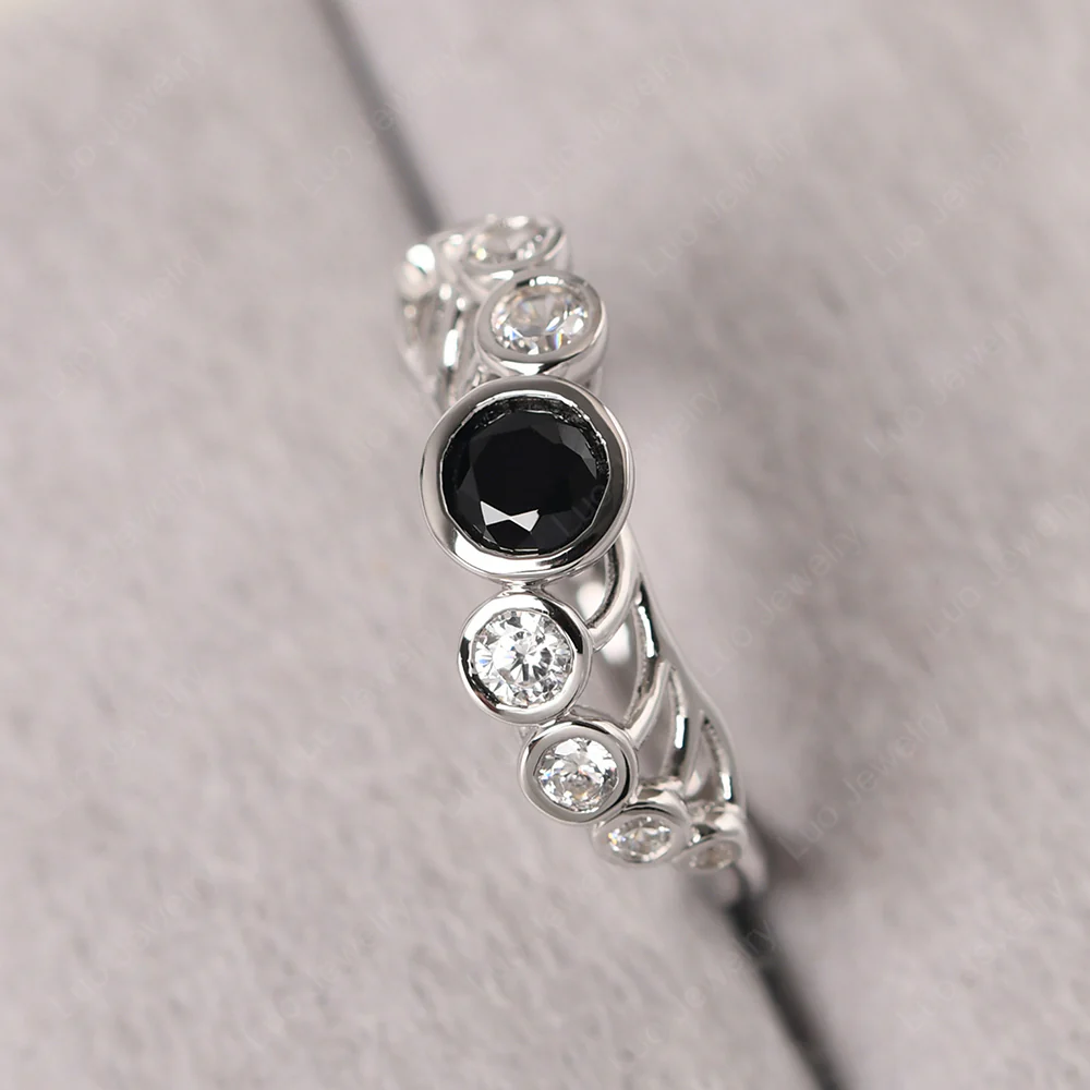 Twisted Multi Stone Black Spinel Ring - Image 2