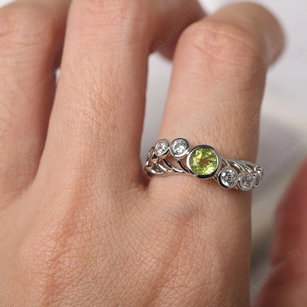 Twisted Multi Stone Peridot Ring - Image 5