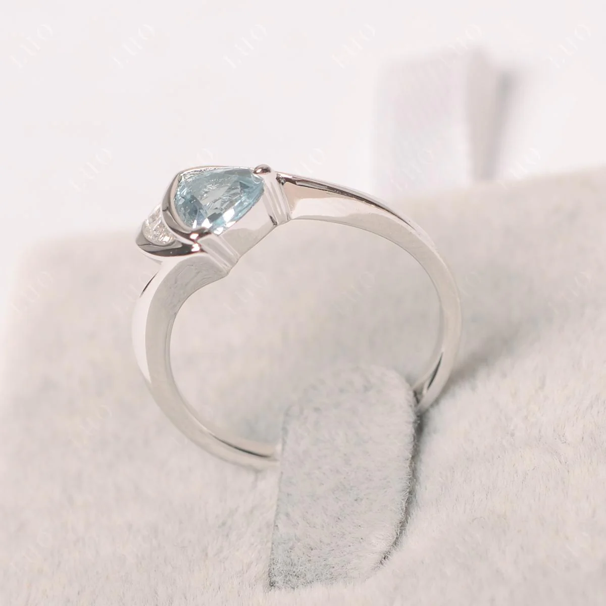 Aquamarine Trillion Cut Ring - Image 11