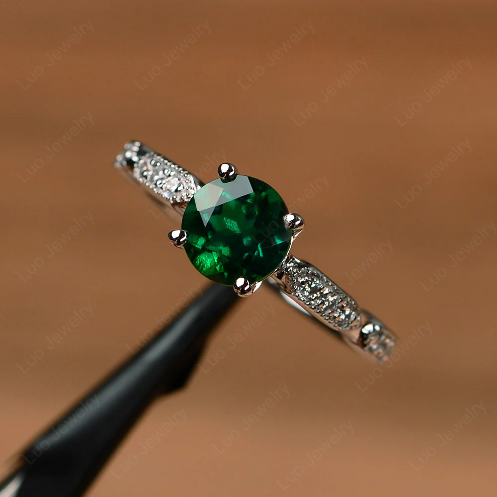 Unique Emerald Milgrain Ring - Image 2