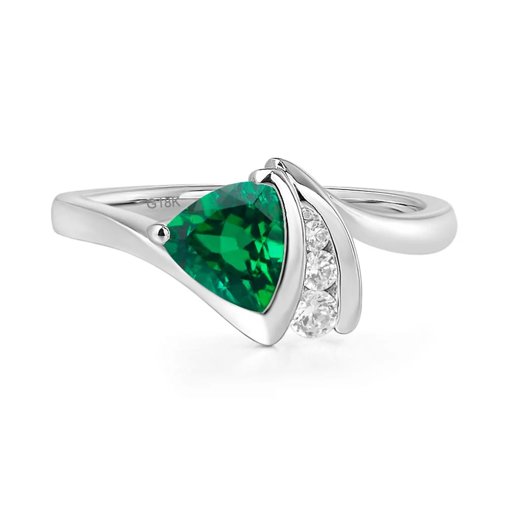 Emerald Trillion Cut Ring - Image 7