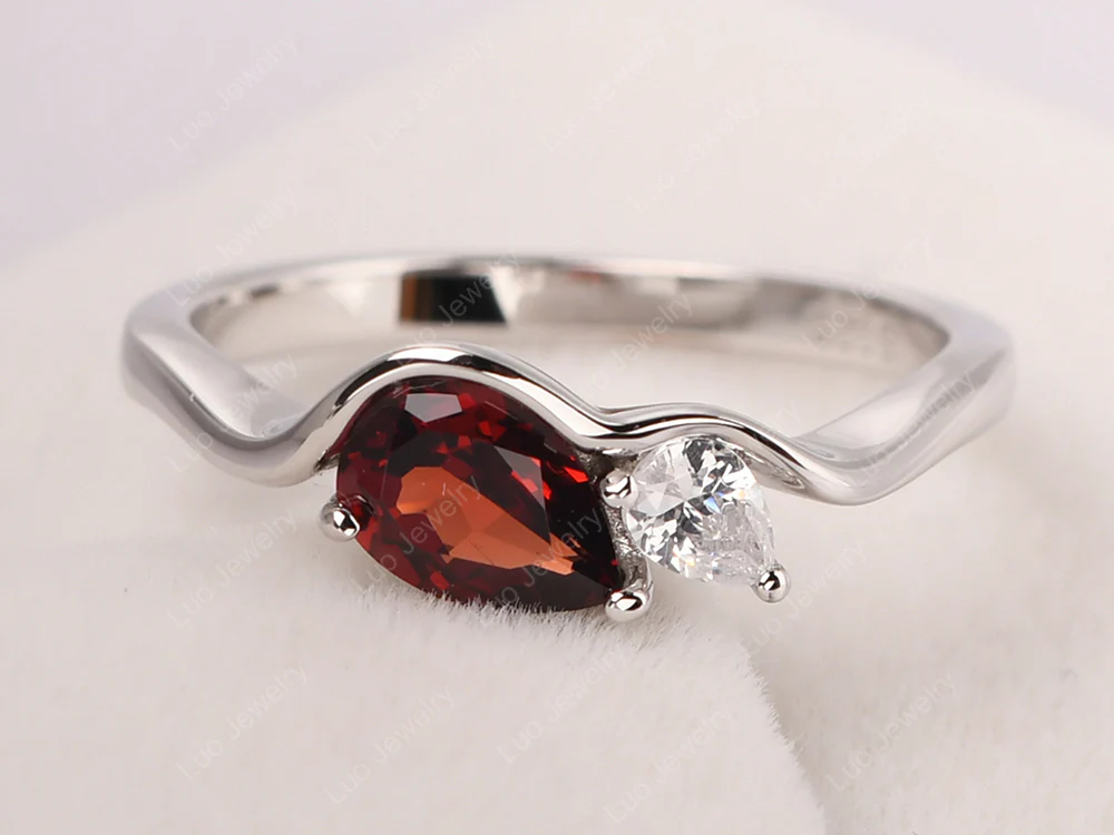 Unique 2 Stones Garnet Mothers Ring - Image 2