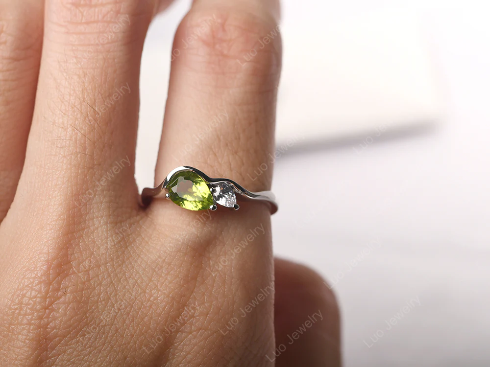Unique 2 Stones Peridot Mothers Ring - Image 5