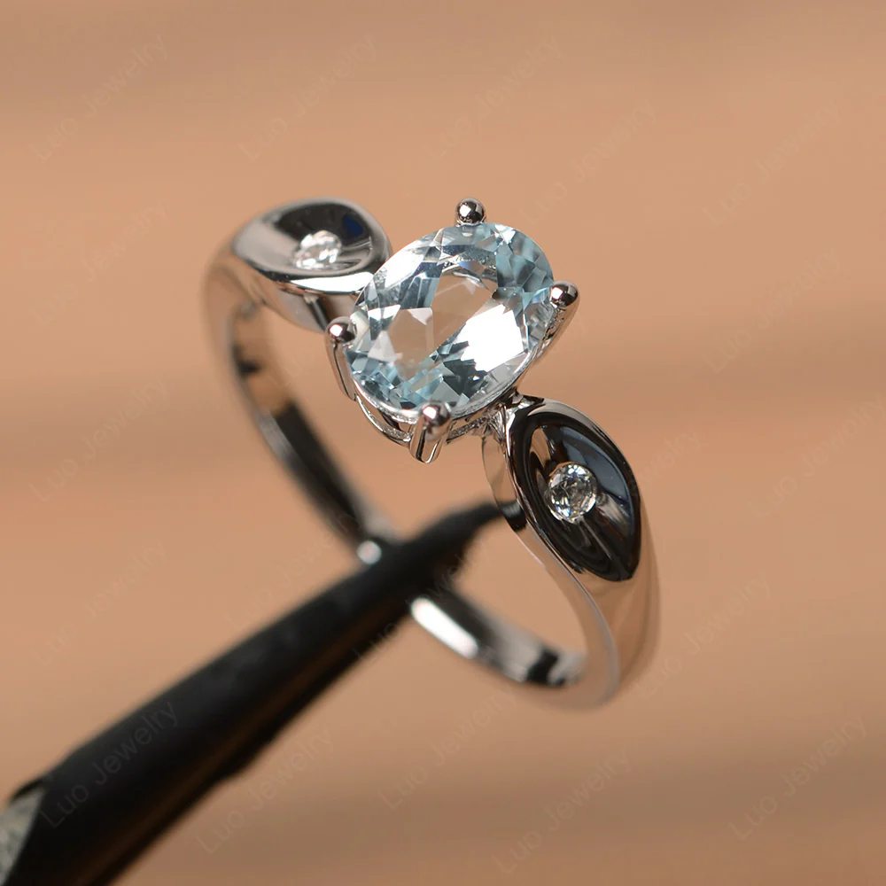 Unique Oval Cut Aquamarine Ring - Image 2