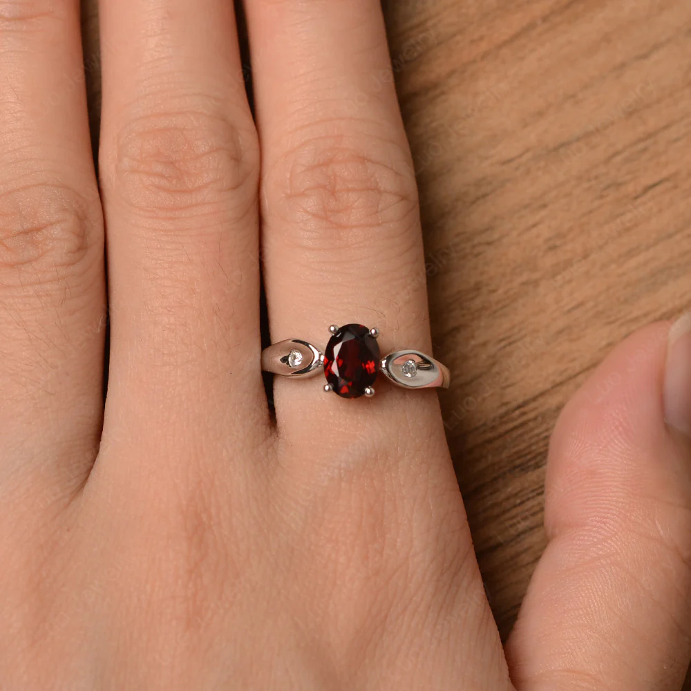 Unique Oval Cut Garnet Ring - Image 4