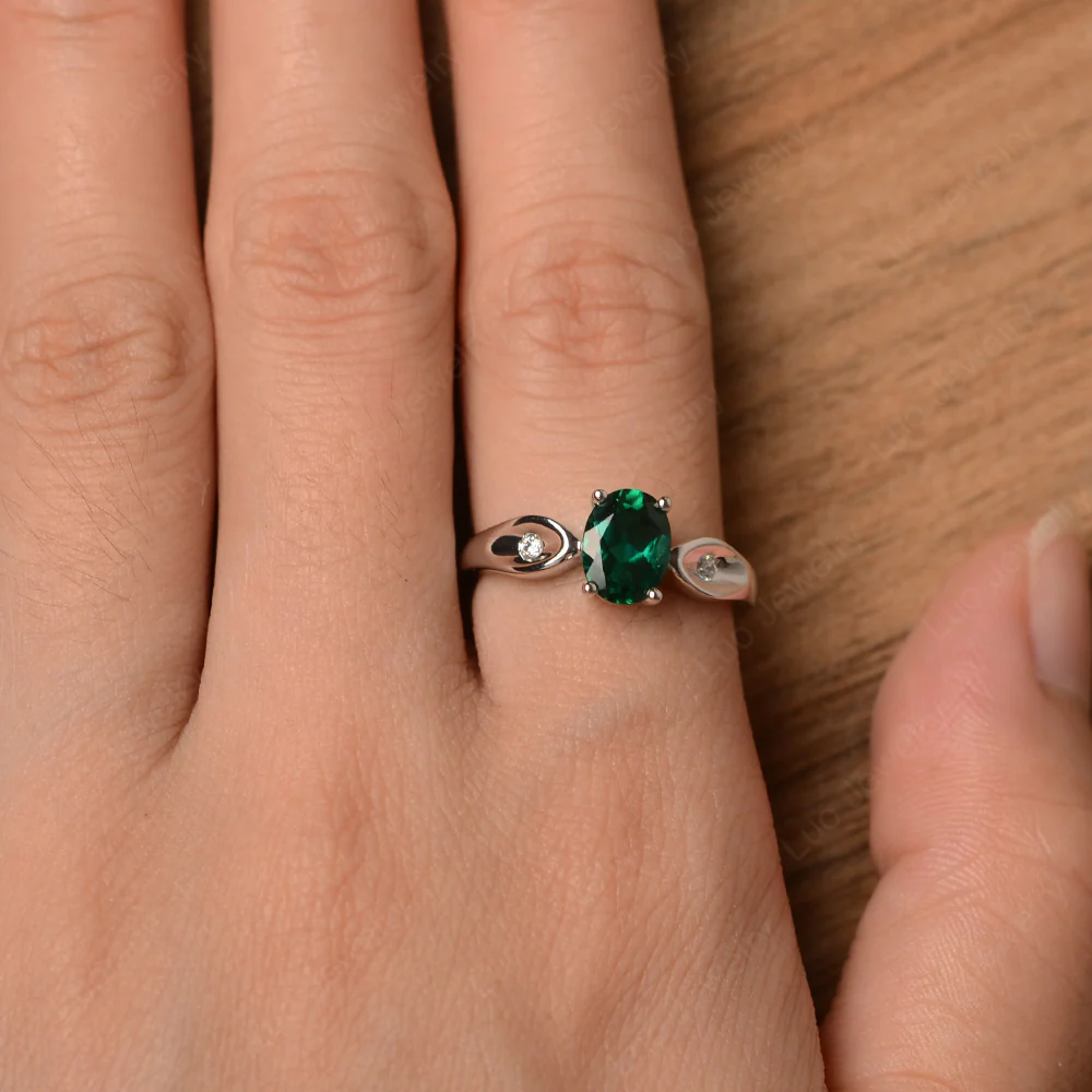 Unique Oval Cut Emerald Ring - Image 4