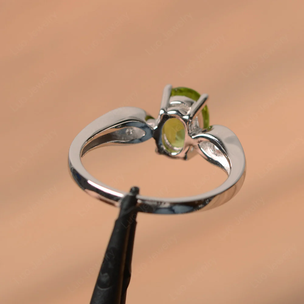 Unique Oval Cut Peridot Ring - Image 3