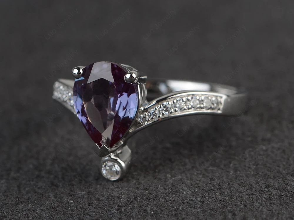 Unique Pear Shaped Alexandrite Ring Art Deco - Image 2