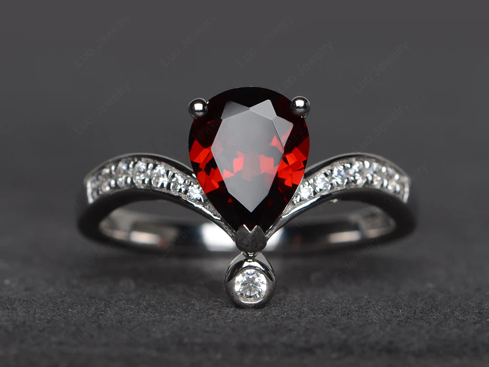 Unique Pear Shaped Garnet Ring Art Deco