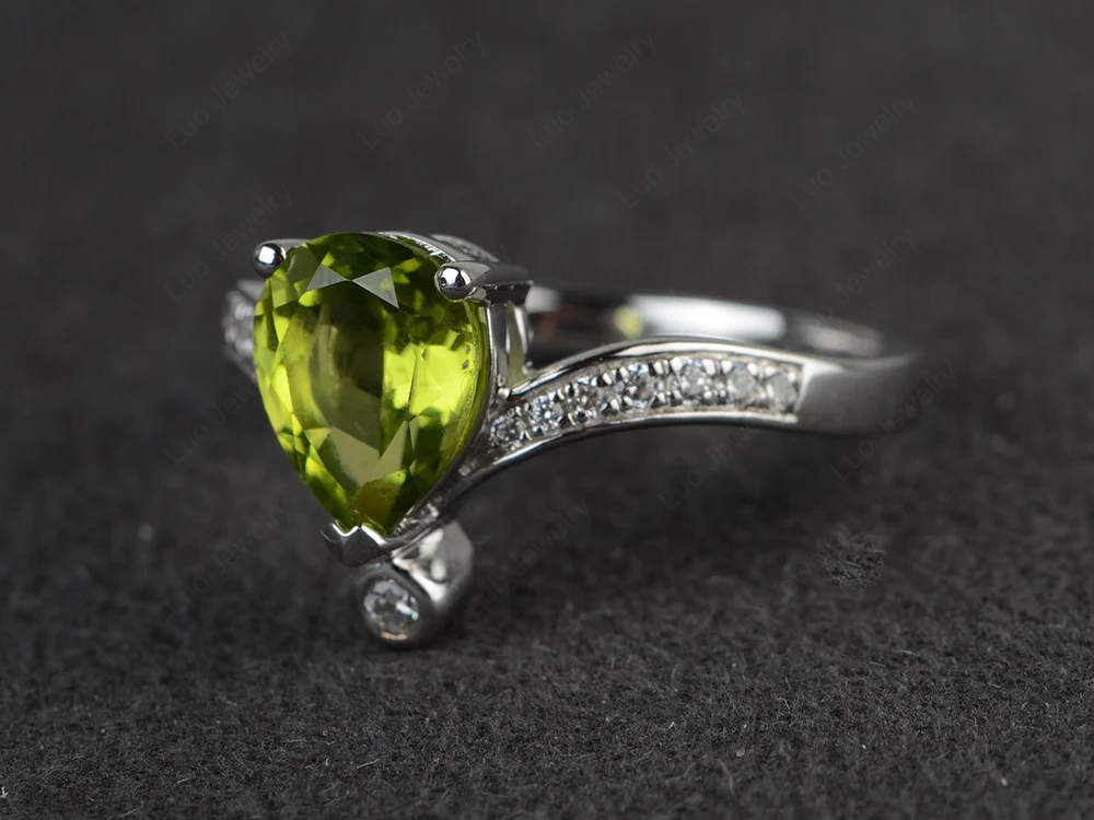 Unique Pear Shaped Peridot Ring Art Deco - Image 2