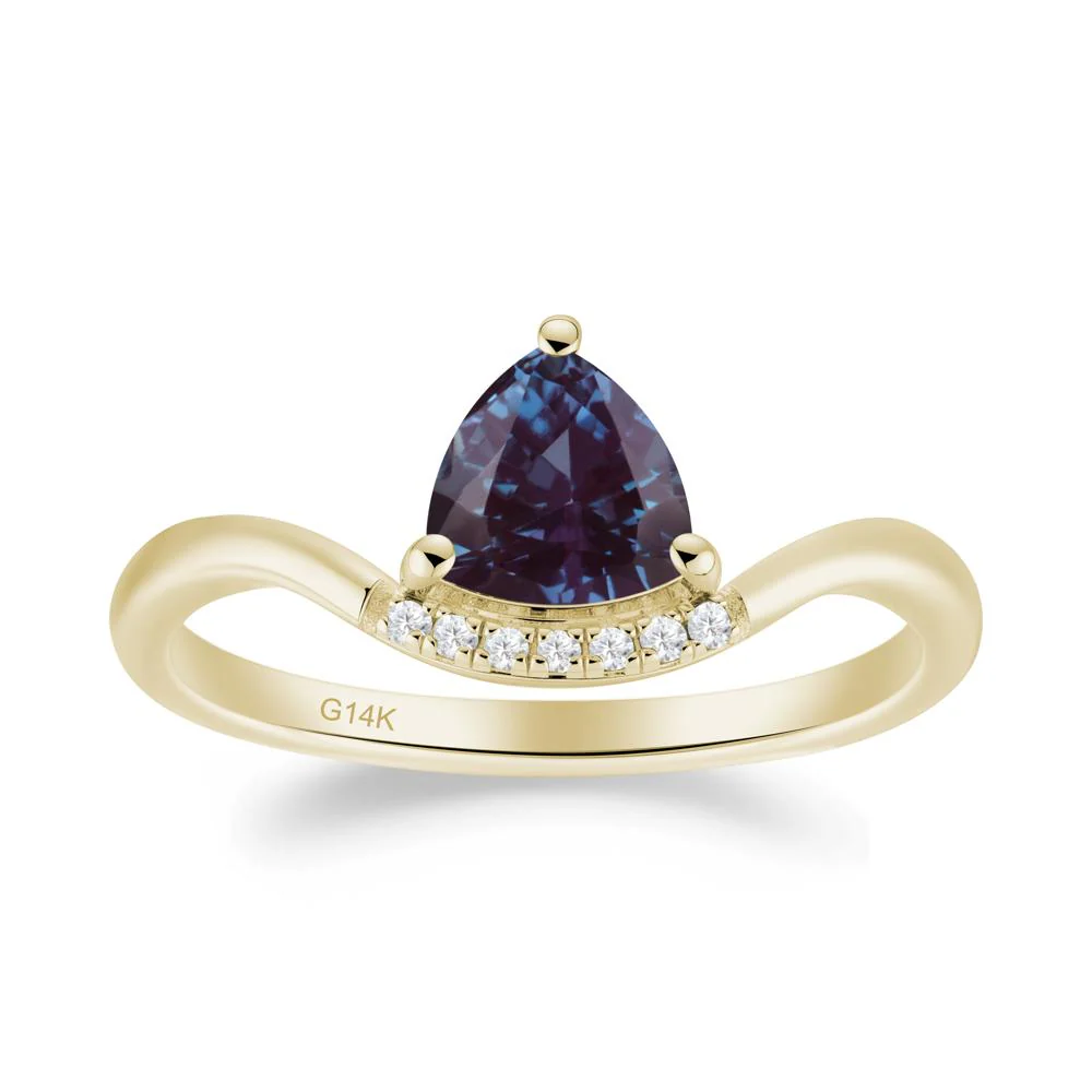 Unique Trilliant Cut Alexandrite Ring - Image 8
