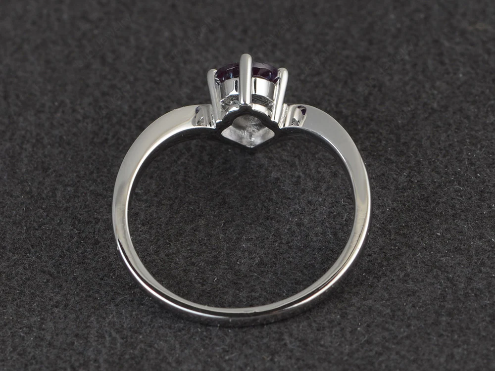 V Shaped Alexandrite Solitaire Ring - Image 3