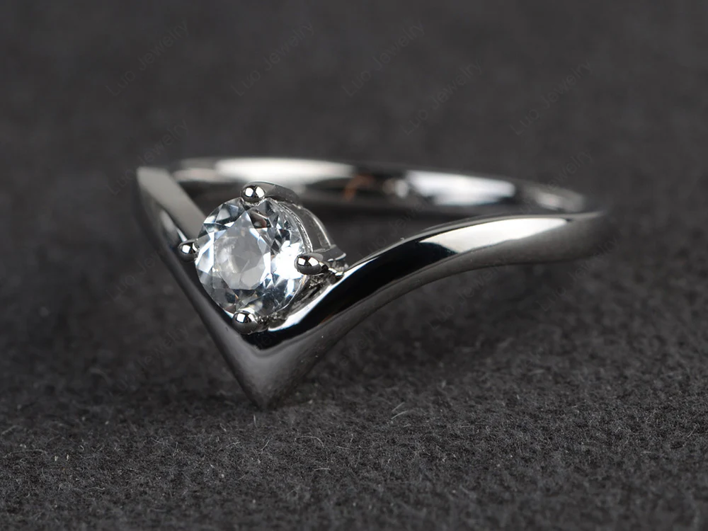 V Shaped White Topaz Solitaire Ring - Image 2