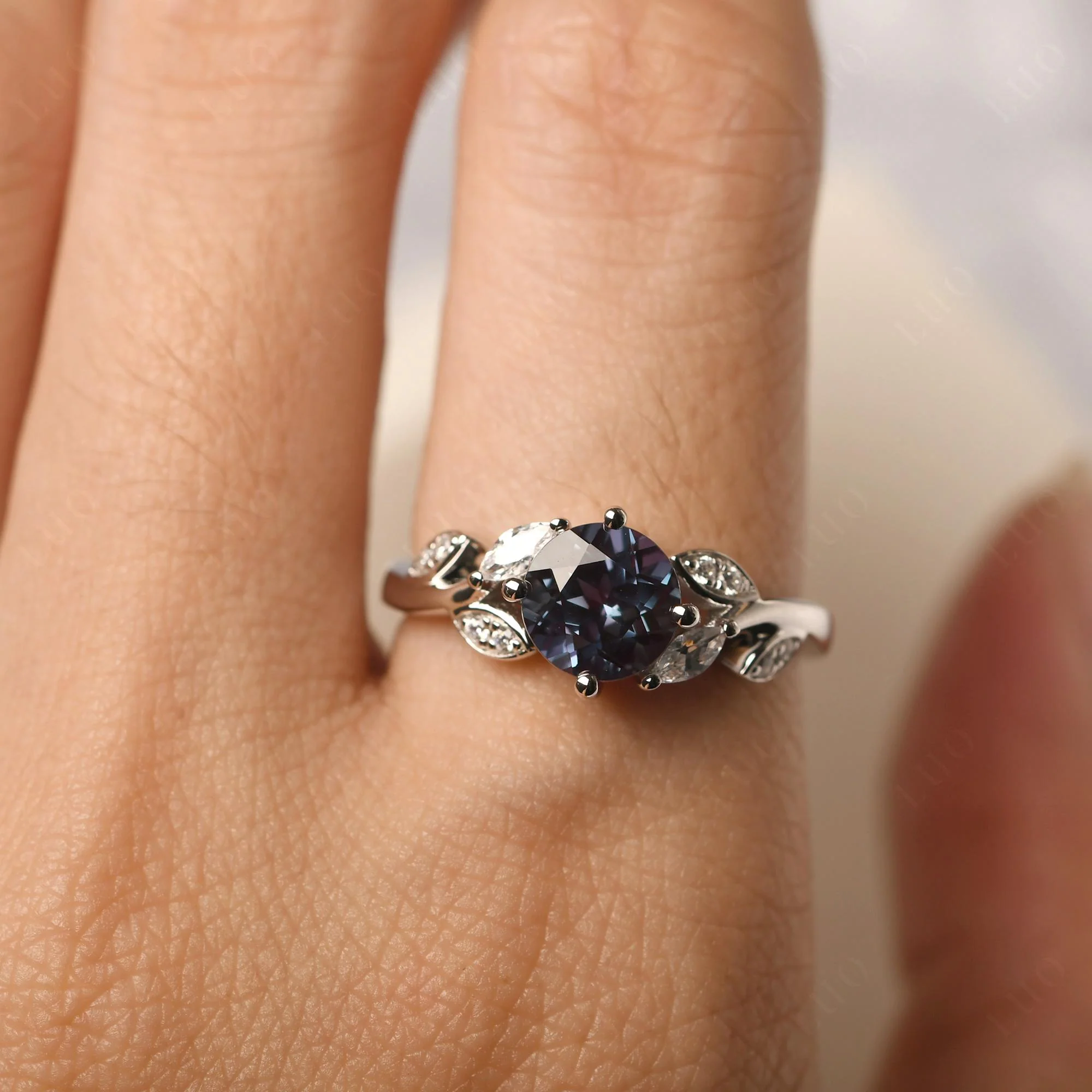 Vine Leaf Alexandrite Engagement Ring - Image 33