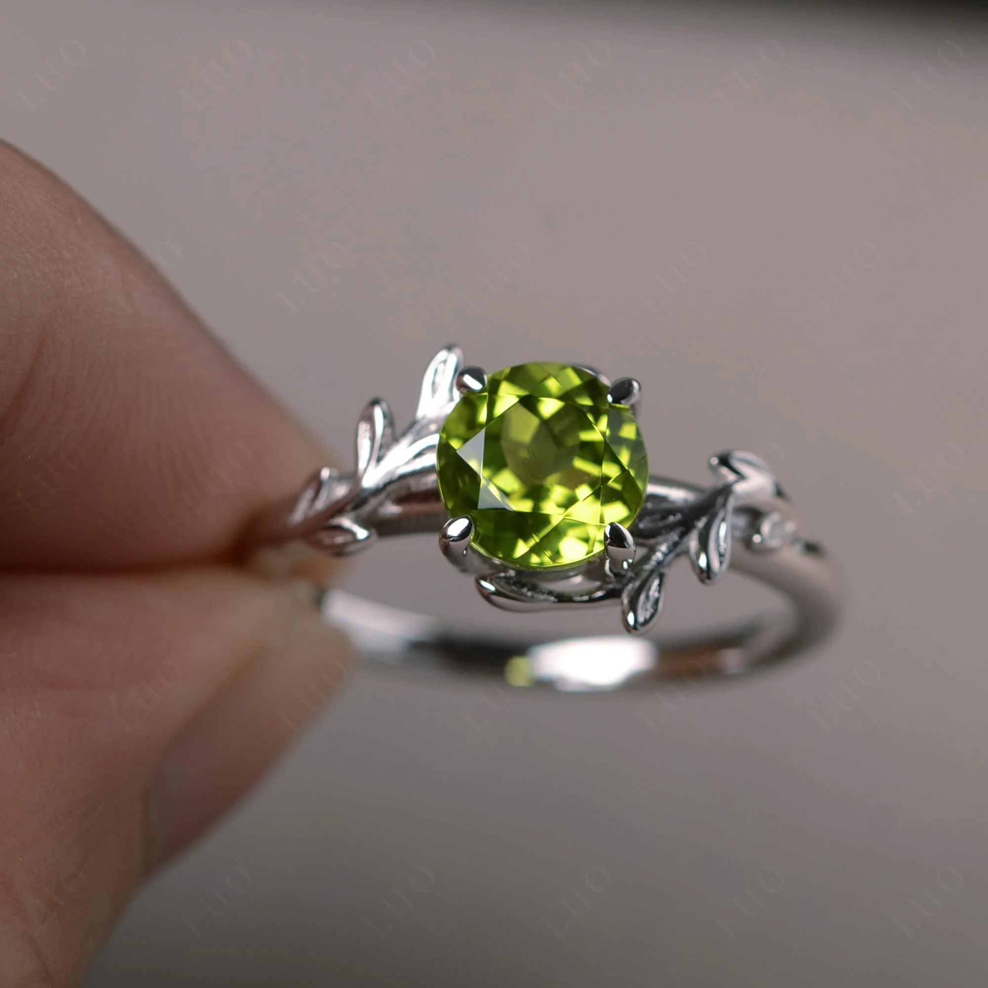 Peridot Vine Ring - Image 29