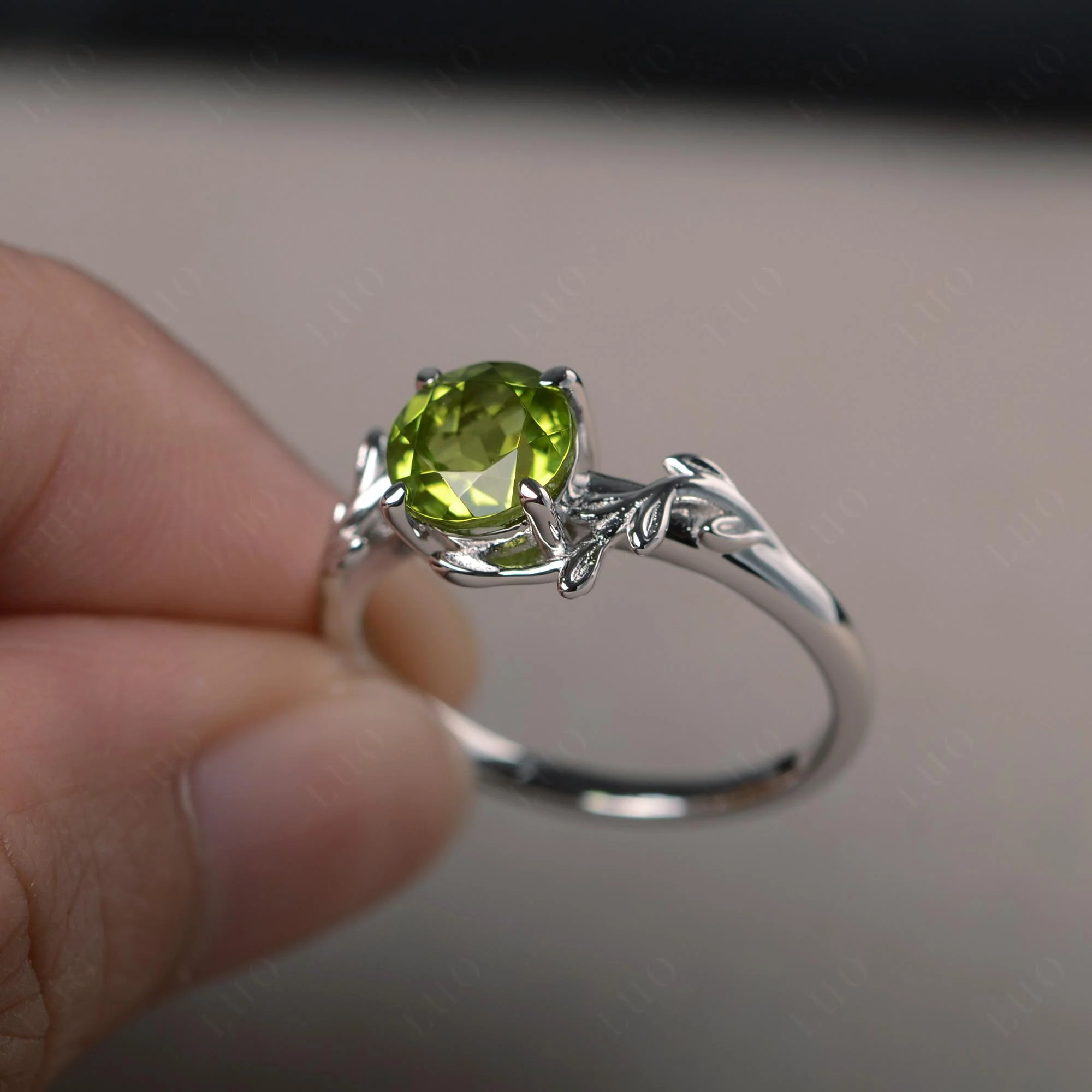 Peridot Vine Ring - Image 30