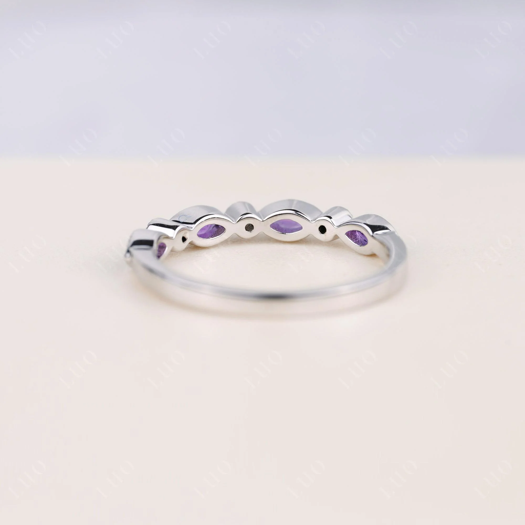 Vintage Amethyst Wedding Band Ring - Image 4