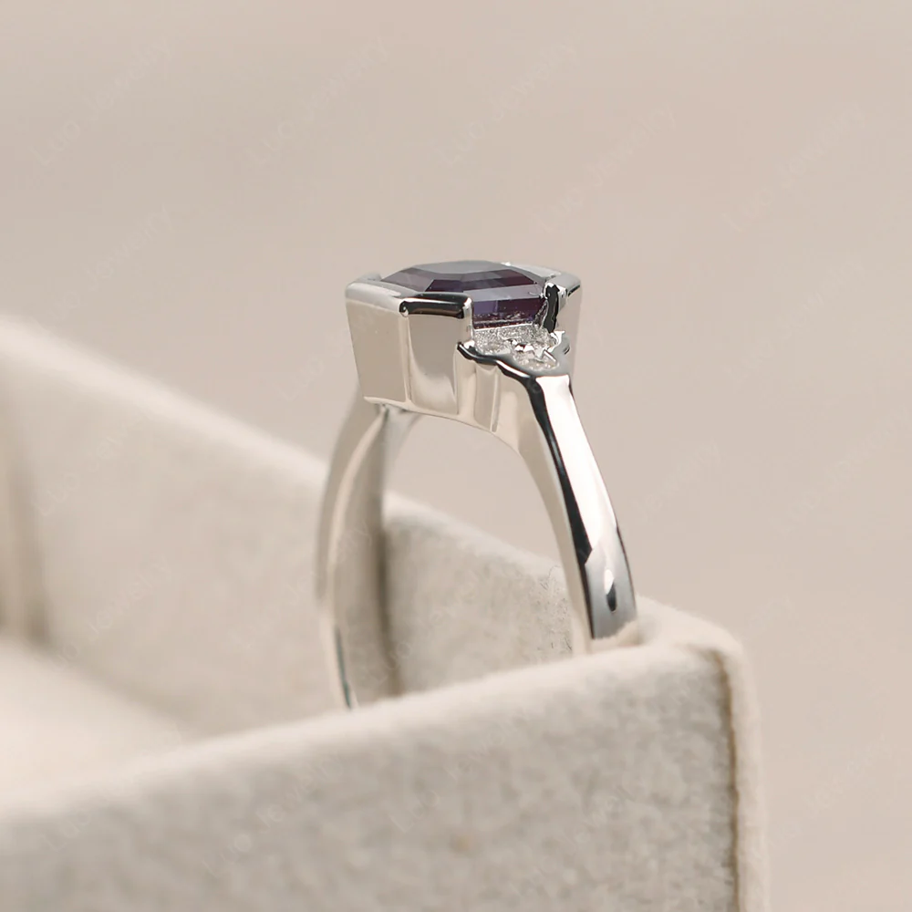 Vintage Asscher Cut Alexandrite Ring - Image 4