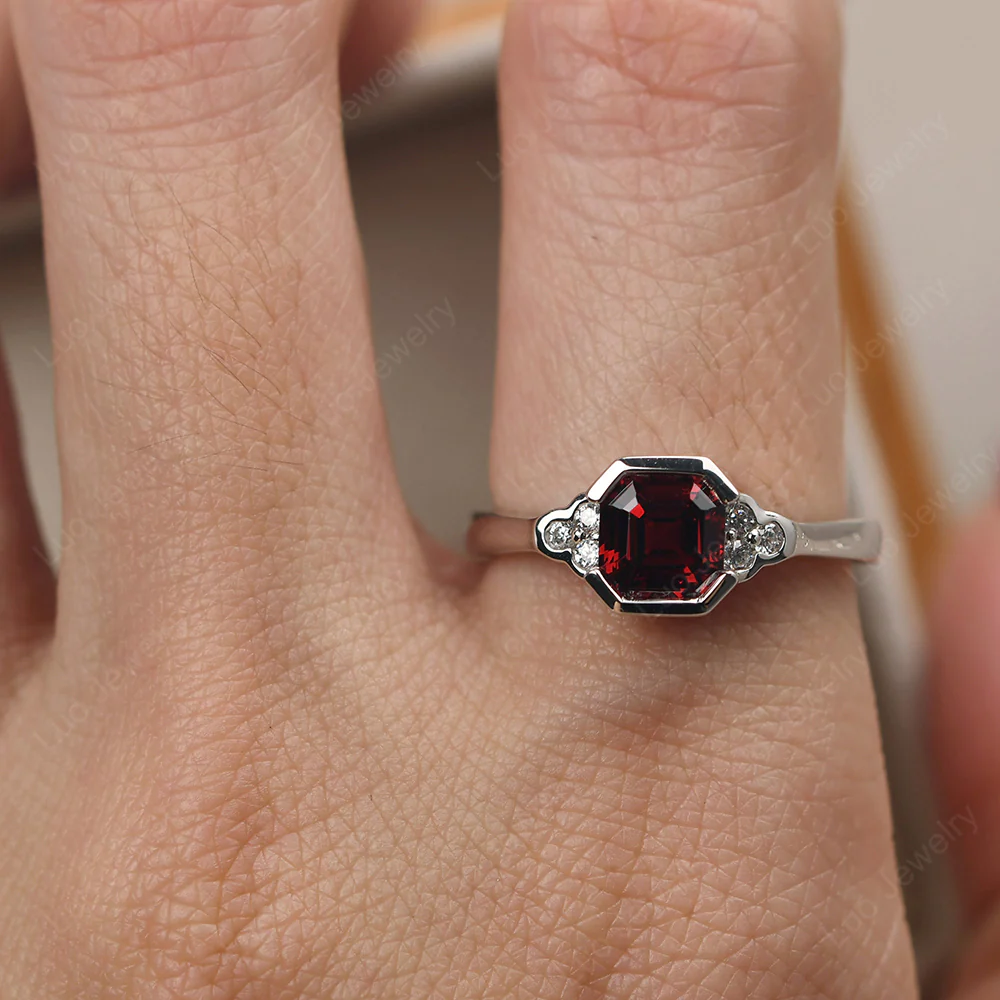 Vintage Asscher Cut Garnet Ring - Image 5