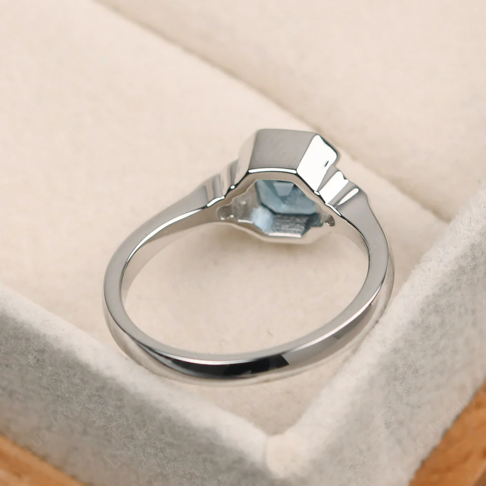 Vintage Asscher Cut London Blue Topaz Ring - Image 3
