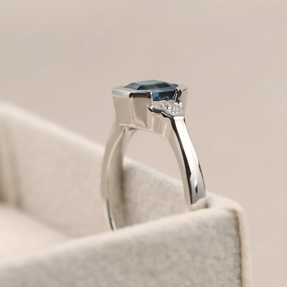 Vintage Asscher Cut London Blue Topaz Ring - Image 4